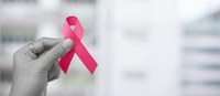 O cuidado continua no mês conscientização sobre o câncer de mama