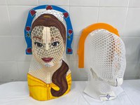 Máscaras personalizadas aliviam tratamento de crianças em hospital universitário do DF