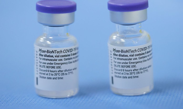 Mais de 1 milhão de doses da vacina Covid-19 da Pfizer chegam ao Brasil