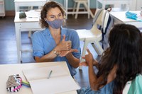 Educação bilíngue de surdos passa a ser modalidade de ensino nacional