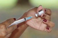 Brasil recebe doses de vacinas da Janssen e Pfizer para reforçar campanha de imunização contra a Covid-19