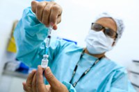 Mais 1,7 milhão de doses da Pfizer chegam ao Brasil