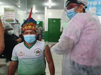 Mais de 239 mil indígenas foram vacinados contra a Covid-19 com apoio das Forças Armadas