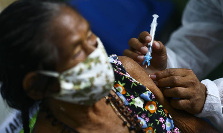 Vacinação chega ao Distrito Sanitário Especial Indígena de Pernambuco