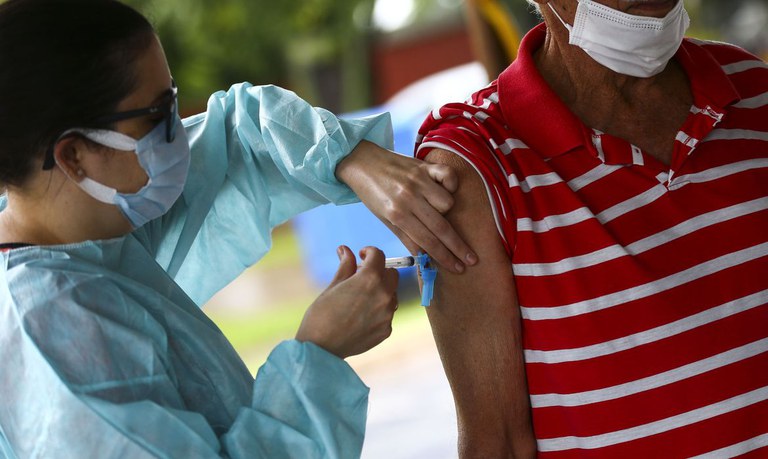 Mais de 120 milhões de doses de vacinas Covid-19 já foram aplicadas no Brasil