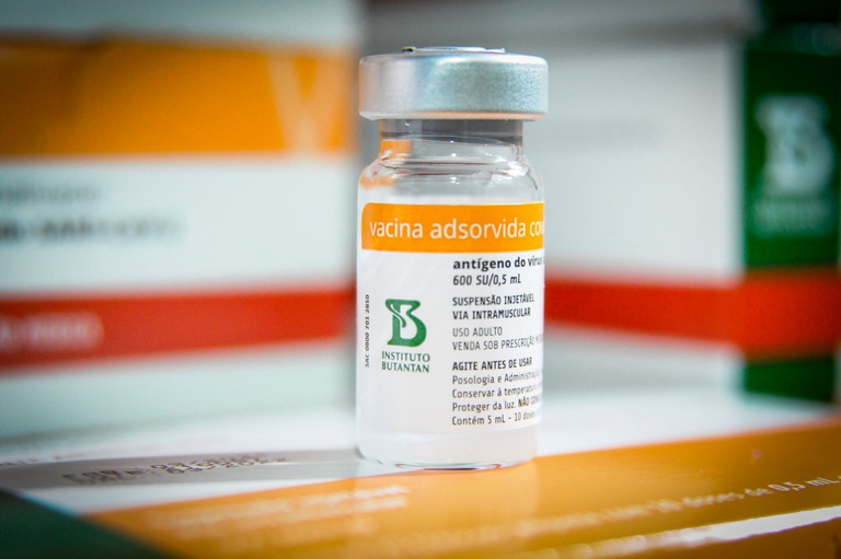 Ministério da Saúde recebe mais 1 milhão de doses da Coronavac