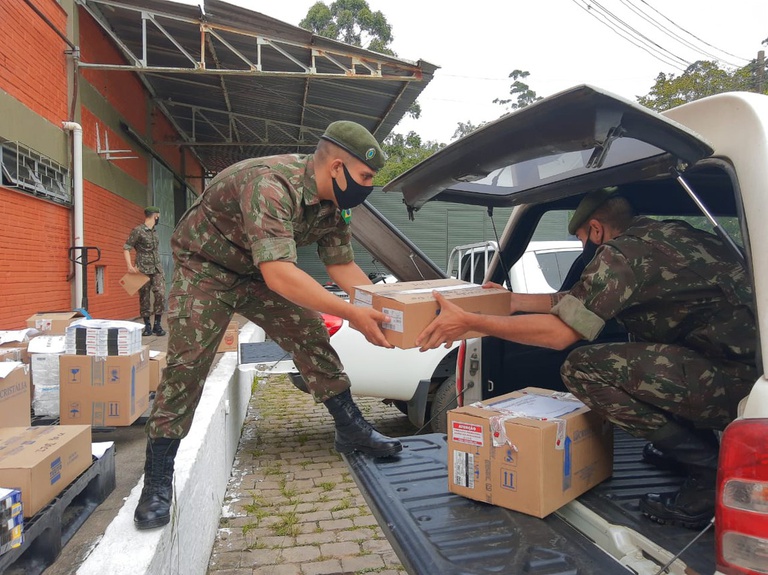 Entrega de medicamentos e alimentos