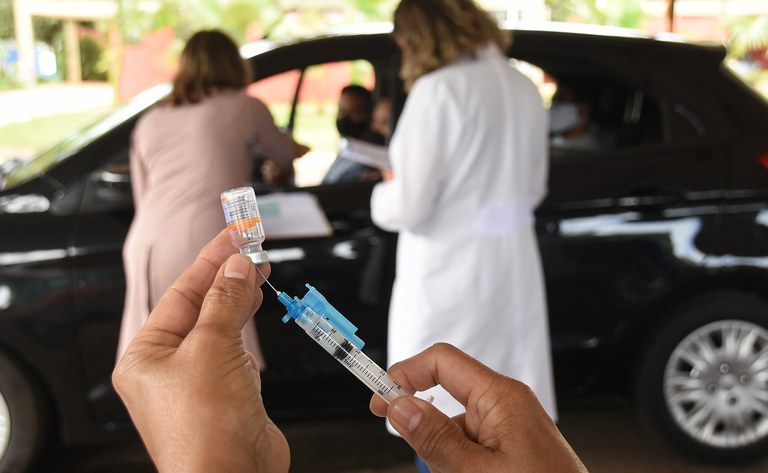 Pessoas com HIV/Aids ganham prioridade para a vacinação contra a Covid-19