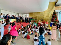 Pátria Voluntária realiza “Alvorada de Portas Abertas” com entrega de presentes para crianças em situação de vulnerabilidade