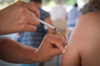 100 milhões de brasileiros estão imunizados com as duas doses ou dose única da vacina contra a Covid-19