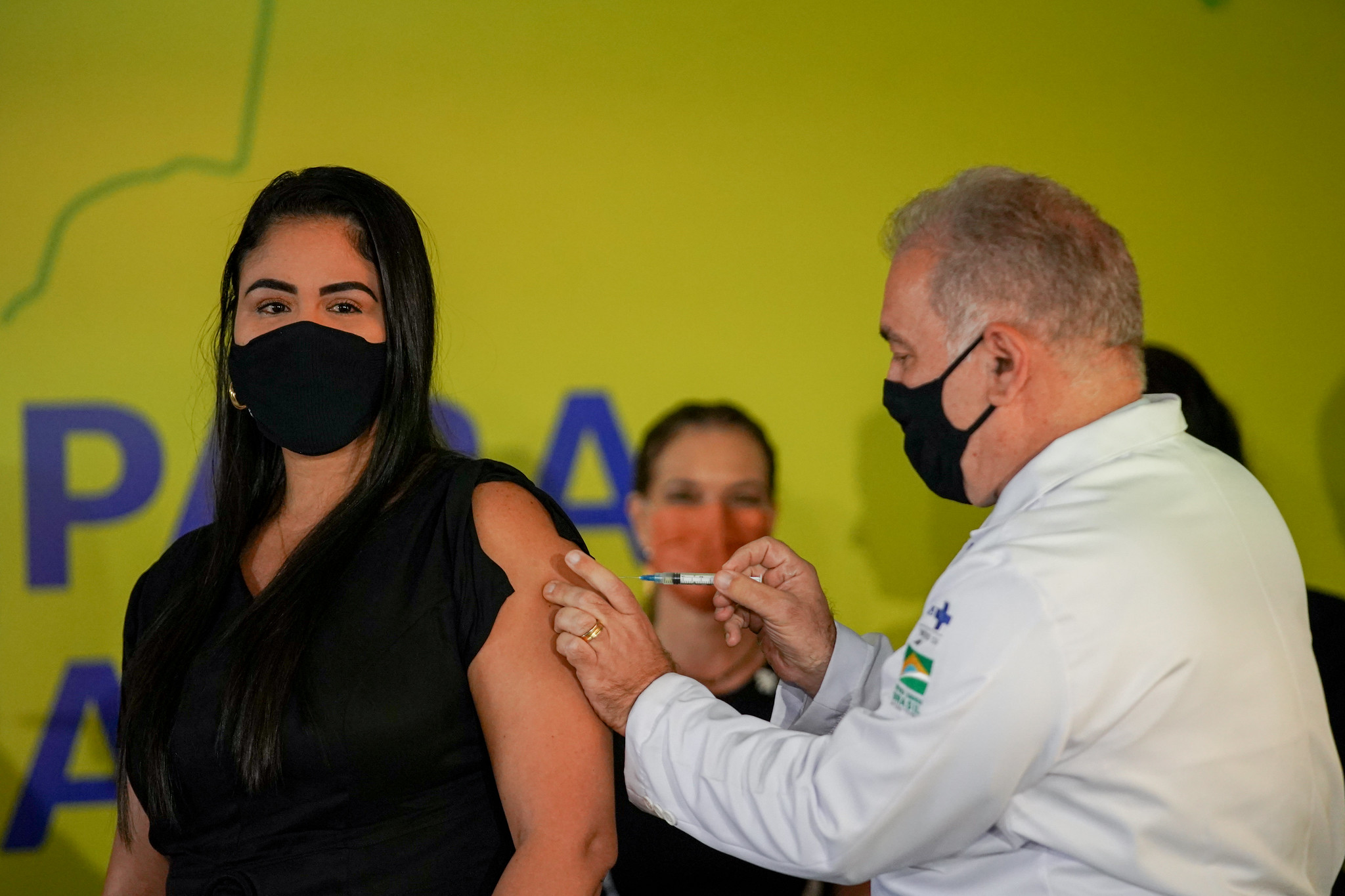 Vacina nacional mostra avanço do Brasil na autossuficiência para produção de imunizantes contra Covid-19