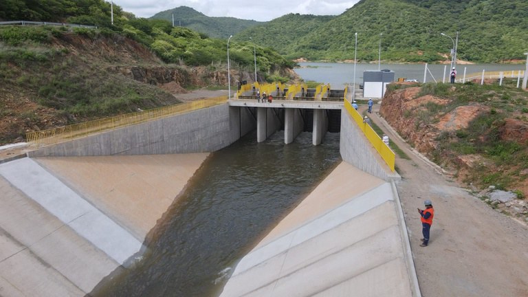 Barragem Engenheiro Avidos (PB) recebeu pela primeira vez as águas do Rio São Francisco