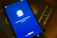 Cerca de 22 milhões de trabalhadores já podem consultar se tem direito e qual o valor do Abono Salarial