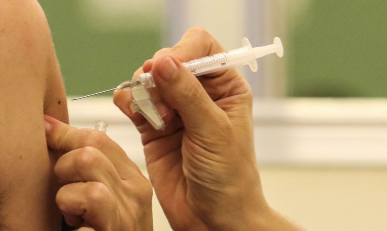 Mais de 340 milhões de doses de vacinas já foram aplicadas no Brasil