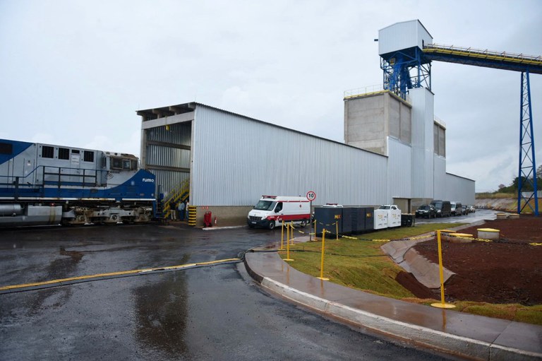 Governo entrega novo terminal rodoferroviário no Triângulo Mineiro