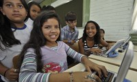 Programa Internet Brasil  garante o acesso gratuito à internet para alunos da rede pública