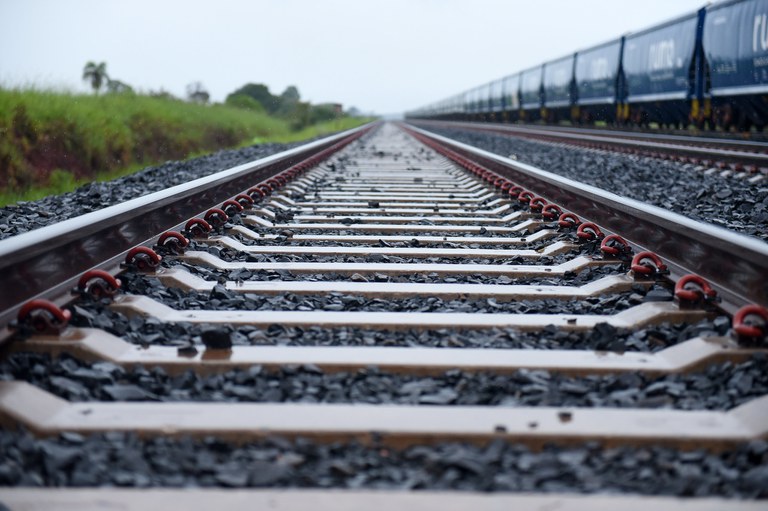 Governo Federal avança em obras da Ferrovia Integração Centro-Oeste (Fico)