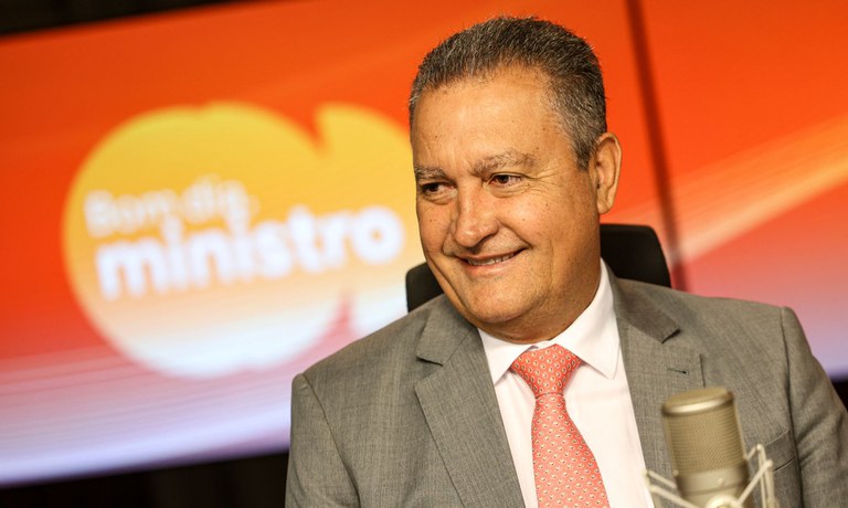 Rui Costa sobre isenção do IR: “Primeiro passo para um país mais justo e menos desigual”