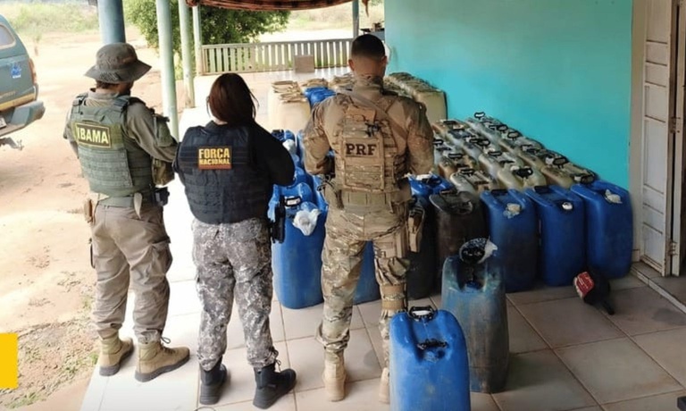Ação do Governo do Brasil apreende mercúrio, armas e mais de 7 mil litros de combustível em Roraima