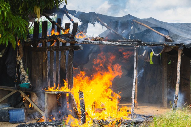Estruturas clandestinas do garimpo ilegal como acampamentos e barracos foram destruídas pelas forças de segurança - Foto: SECOM/PR
