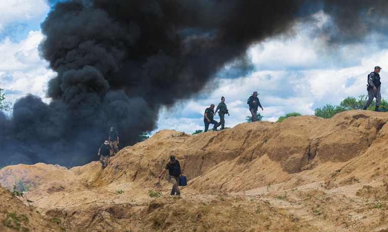 Governo segue ofensiva contra exploração mineral em terra indígena na Amazônia