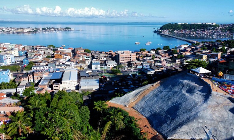"O Novo PAC está ajudando municípios a preservar vida e dar dignidade aos moradores", diz Rui Costa ao anunciar obra de proteção de encostas na Bahia