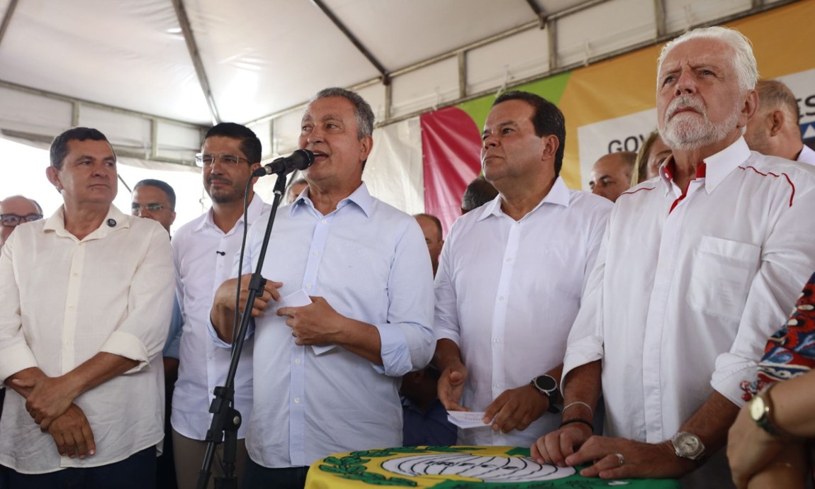 Projeto completo prevê R$ 443 milhões em investimentos do Novo PAC e deve beneficiar 420 mil pessoas na região. Ato ocorreu durante visita do ministro Rui Costa