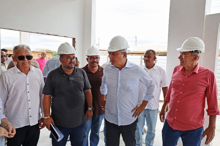 Na cidade, o ministro visitou obras da UBS