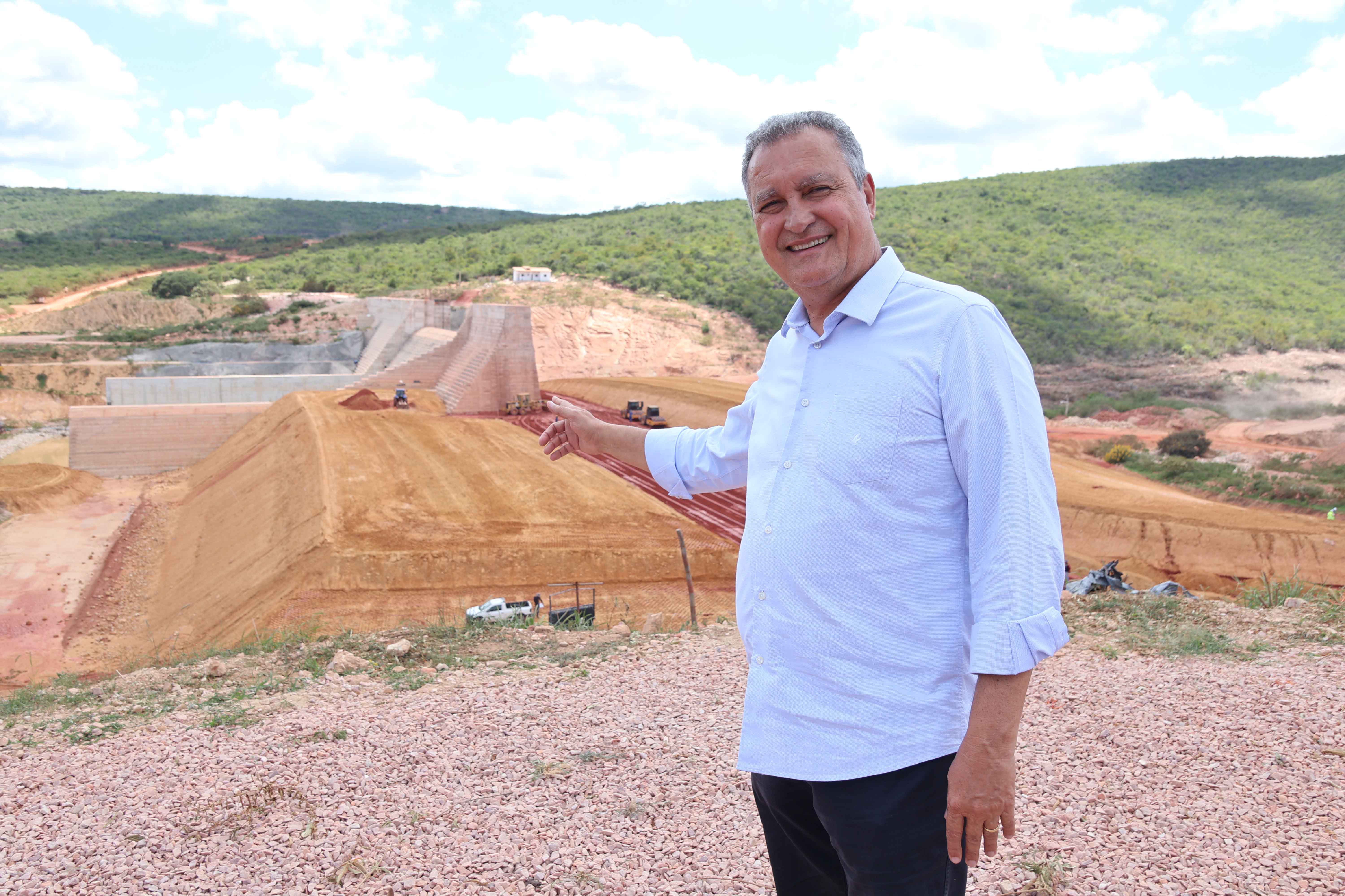 Rui Costa vai a Seabra (BA) para visitar obras do Novo PAC e anunciar mais investimentos Ministro Rui Costa vistoria obra da Barragem Baraúnas