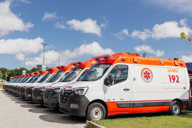 Durante o evento em Alagoinhas, foram entregues mais de 200 veículos destinados ao atendimento à saúde como ambulâncias do SAMU | Foto: Wagner Lopes/CC