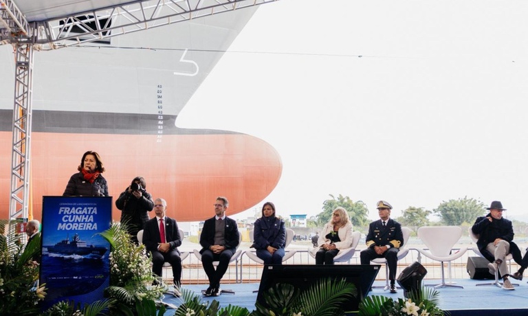 Novo PAC fortalece indústria naval com lançamento da Fragata Cunha Moreira