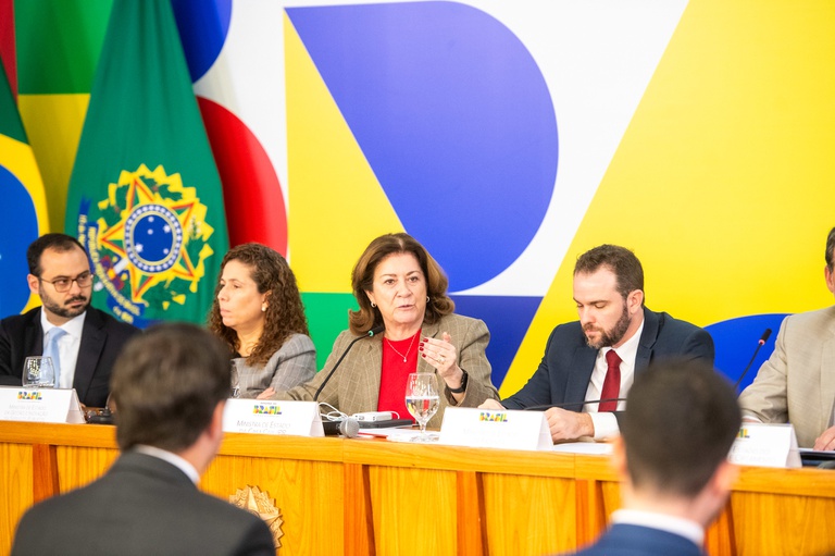 Ministra da Casa Civil, Miriam Belchior, participou da coletiva que apresentou a MP à imprensa