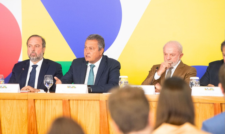 Governo do Brasil atua para evitar que a população arque com o custo de uma crise externa - Foto: Henrique Raynal | CC