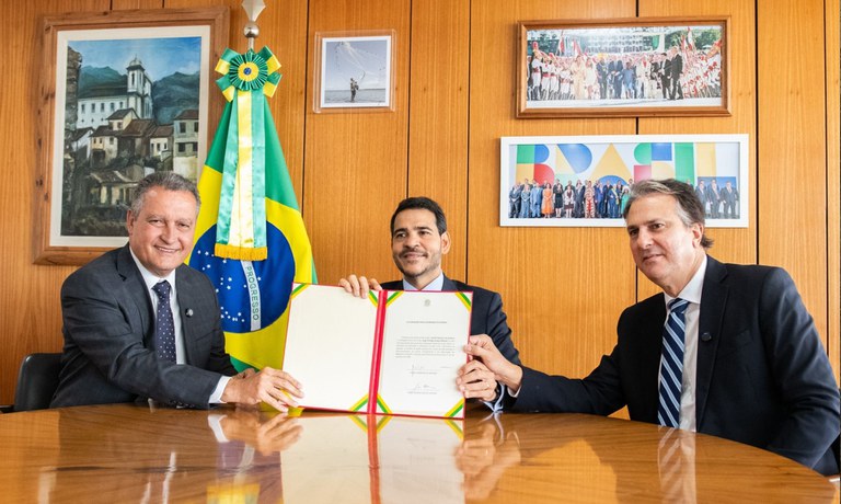 Capa Rui, Messias e Camilo.jpg