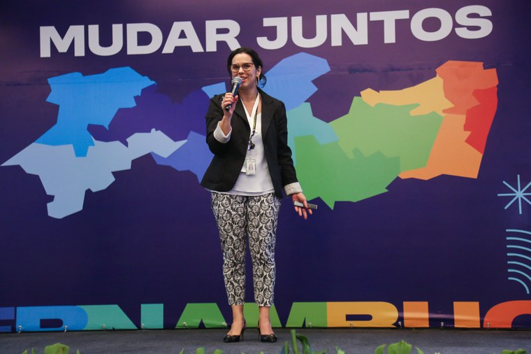 Representando a Casa Civil, Mariana falou sobre as etapas das obras e projetos