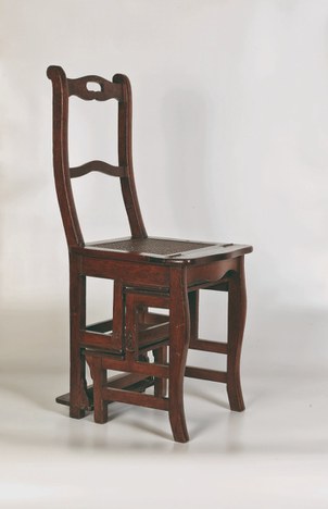 Figura 3 - Cadeira-escada - Sala Constituição -  Foto: Banco Safra