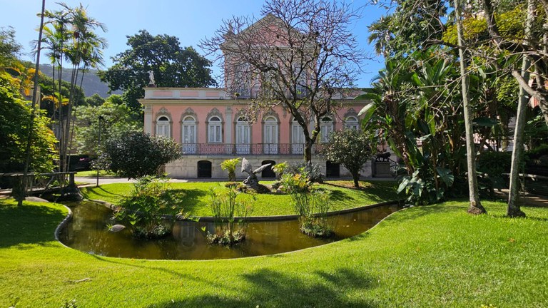 MODELO CAPA PORTA E YTB.jpg