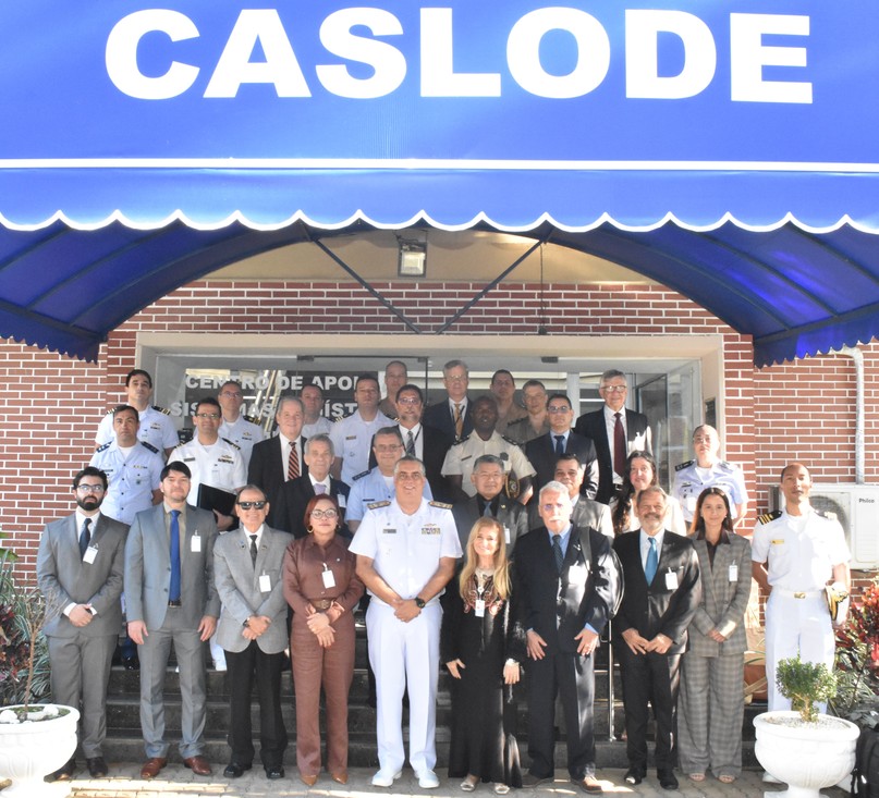 CASLODE recebe estagiários do Curso de Gestão de Recursos de Defesa promovido pela ESG