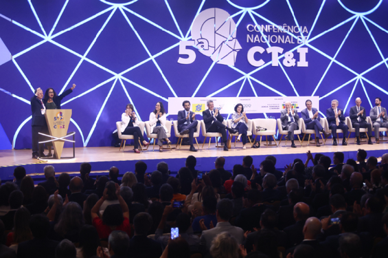 Luciana Santos e Sérgio Rezende abrem a 5CNCTI - Crédito: Luis Nova (ASCOM MCTI)