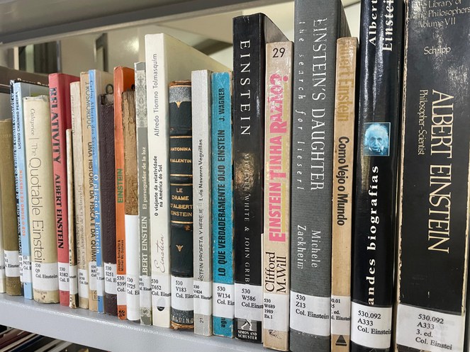 Vista de parte da coletânea disponível no NIB/CBPF