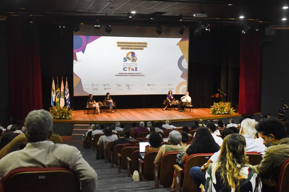 Painel 1: Diretrizes para formulação do plano de CTI do ERJ - Crédito: Ana Gouveia / NCS