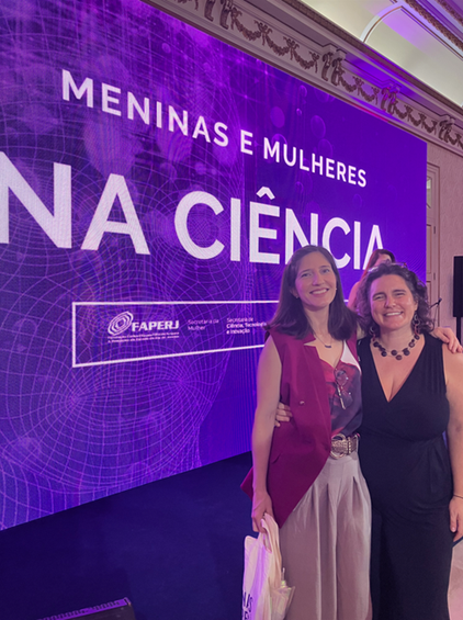 Clemencia Mora (COHEP) e Karín Menendez-Delmestre (COSMO) - Crédito: NCS/CBPF