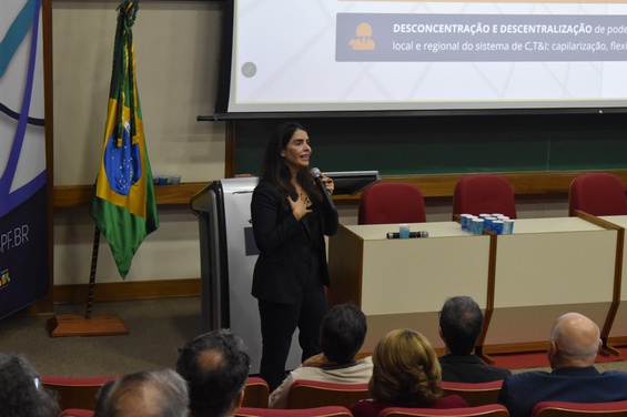 Diana Azin, CONJUR MCTI - Crédito: NCS/CBPF