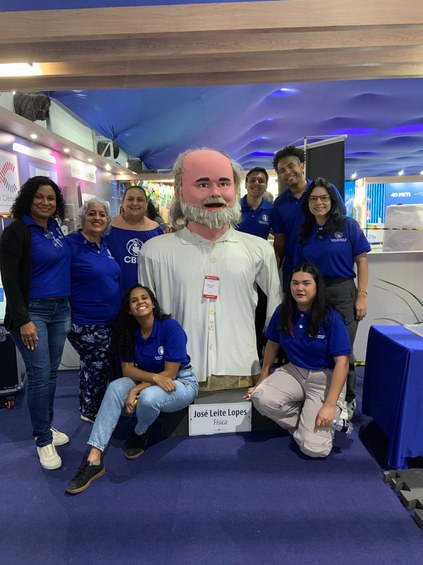 Homenagem ao físico José Leite Lopes