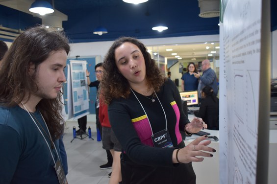 Sessão de pôsteres - Crédito: NCS/CBPF