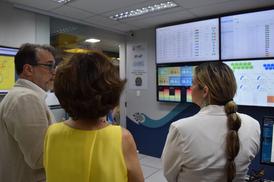 Visita ao Datacenter - Foto: NCS/CBPF