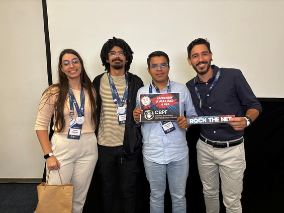 Grupo Rock the Net (da esq. para a dir.): Hanna Rodrigues; João Nogueira; Juan David Nieto; Matheus do Ó. - Crédito: NCS/CBPF
