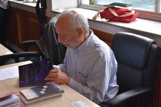 Lançamento do livro “Caminhos da Cosmologia: uma introdução contemporânea a seus principais conceitos, teorias e potencialidades” - Crédito: NCS/CBPF