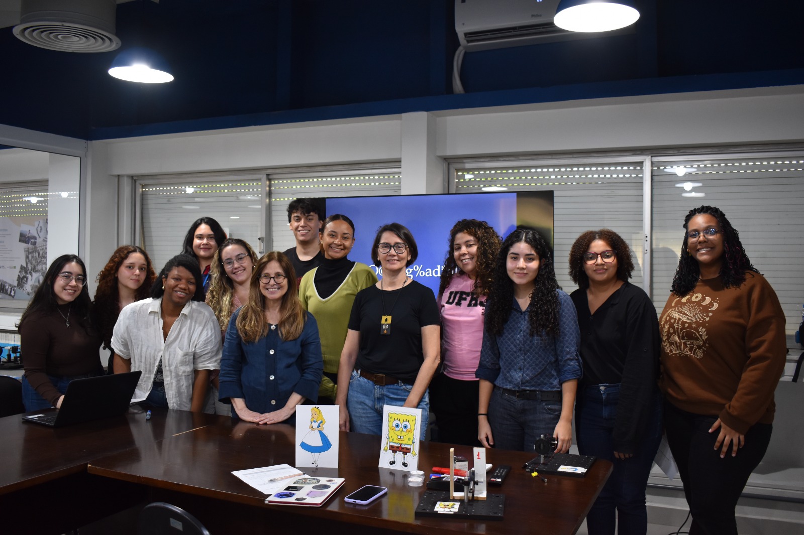 Malena Hor-Meyll, Elis Sinnecker e alunas do PROFCEM Mulheres