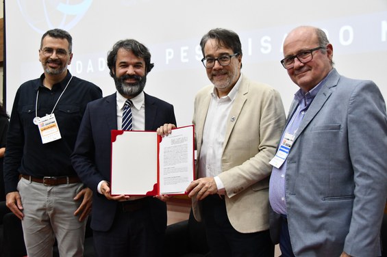 Assinatura do Acordo de Cooperação - Crédito: NCS/CBPF